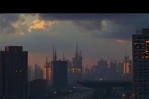 家庭片《外婆的收音机》里摆在木窗台上的老式晶体管收音机